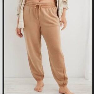Aerie The Chill Jogger Beach Dune Color